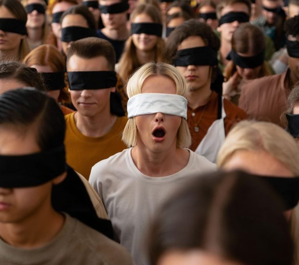 {"model_id": "text2image_v1/prod/20250328-0220"}